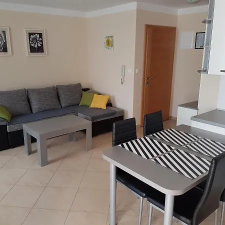 Apartment In Starigrad-paklenica 26688