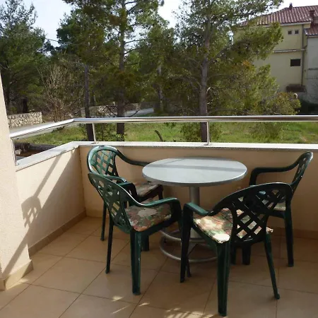 In Starigrad-paklenica 26688