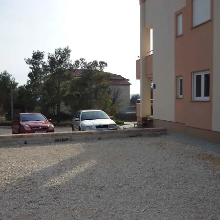 In Starigrad-paklenica 26688 Apartment *